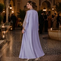 Kaftan Modeste à Manches Chauve-Souris avec Broderie en Corde et Col Perlé Fait Main, Idéal pour l'Aïd et les Réunions Festives, Abaya de Luxe en Polyester ODM