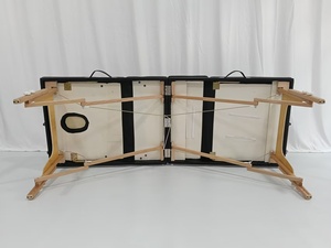 Lits de <span class=keywords><strong>massage</strong></span> pliants de haute qualité à 4 sections personnalisables avec logos sur mesure <span class=keywords><strong>pour</strong></span> salons de beauté et spas - Product Image 3