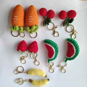 Llavero de Peluche Tejido a Mano con Forma de Fresa, Sandía, Cereza, Zanahoria, Plátano, DIY, de Punto, Simulación de Comida, Fruta, Colgante para Bolso - Product Image 2