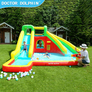 Château <span class=keywords><strong>gonflable</strong></span> avec toboggan aquatique pour fête d'usine Doctor Dolphin, capacité de 180 kg pour 4 passagers, taille 585x436x230 cm - Product Image 1