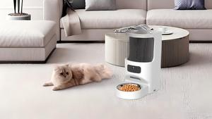 Comedero automático para mascotas con doble tazón, cámara, wifi, alimentación programada para gatos y perros, forma redonda, enchufe estadounidense, carga por cable. - Product Image 5