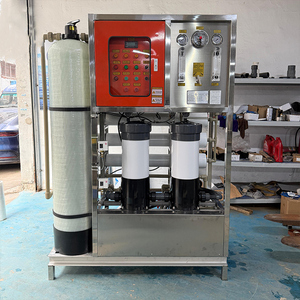 Petite machine de traitement de l'eau océanique Purification de l'eau par osmose inverse Machine de traitement de l'eau de mer salée - Product Image 4