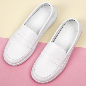 <span class=keywords><strong>Sneakers</strong></span> Casual da <span class=keywords><strong>donna</strong></span> in pelle bianca per la primavera e l'estate nuovo Design scarpe da <span class=keywords><strong>donna</strong></span> per studenti - Product Image 2