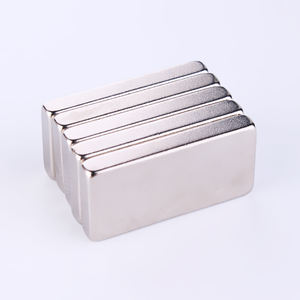 Aimants carrés en néodyme industriels en gros, plaqués nickel, plusieurs tailles (N35/N42/N52), indice de flux élevé 50kGmm - Product Image 1