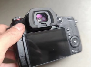 Appareil photo hybride Panasonic GH5S d'occasion avec écran tactile pour la photographie et la vidéo, capteur Live MOS - Product Image 3