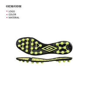 Vente en gros de chaussures de football en Tpu personnalisées semelle de chaussures de football unisexe antidérapante et portable - Product Image 2