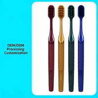 Brosse à dents à poils doux avec manche enveloppé de caoutchouc antidérapant et confortable - Conception légère et pratique pour les soins bucco-dentaires quotidiens