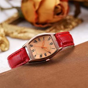 Montre à quartz vintage pour femme, design unique, inspirée des petits barils, personnalisée, de niche, de haute qualité, inspiration luxe léger - Product Image 2