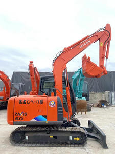 Excavatrice originale de boutique 6 tonnes HITACHI ZX60 avec le bon état et les basses heures de travail - Product Image 5