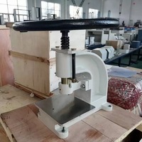 Machine de découpe manuelle pour échantillons de matériaux spéciaux tels que le cuir synthétique et le plastique