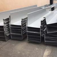 Gouttières de toiture en acier inoxydable 304/316L en forme de U, antistatiques, pour eaux pluviales, conformes à la norme ASTM, à trous ronds/carrés, polyvalentes
