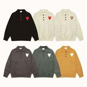 เสื้อสเวตเชิ้ตถักลายปักรูปหัวใจสุดหรู โดดเด่นด้วยดีไซน์ที่มีเอกลักษณ์และทันสมัย - Product Image 1