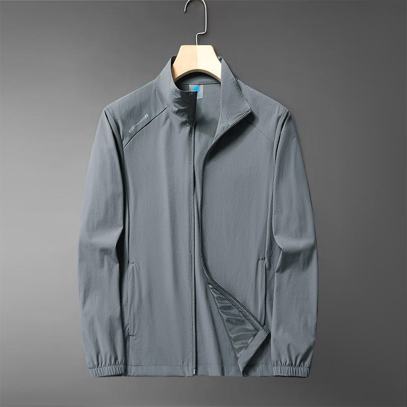 สีเทาเข้ม