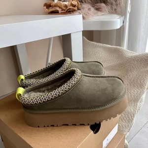 Nouvelles Bottes de Neige Chaudes et Antidérapantes en Fourrure pour l'Hiver 2025 – Chaussures de Créateur Respirantes et Tendance pour l'Automne, Modèle Plateforme Mignon - Product Image 4
