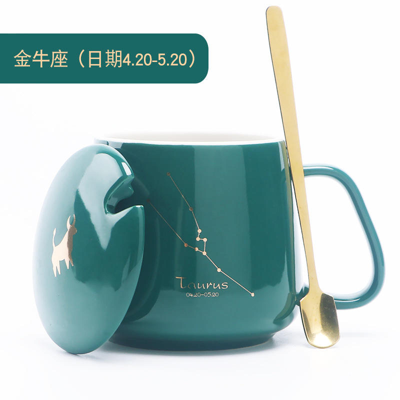 Taureau avec une cuillère à couvercle