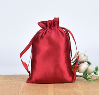 Sac en satin noir de luxe personnalisé avec cordon de serrage, sac anti-poussière pour extensions de cheveux avec impression de logo, sac en satin