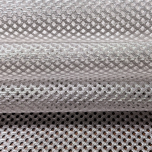 Bán Buôn Trọng Lượng Nhẹ Tricot Dệt Kim Sợi Nhuộm 100% Polyester Thoáng Khí Lỗ Vải Lưới Với Mô Hình Sợi Dọc Cứng Lưới Trong Chất Rắn - Product Image 2