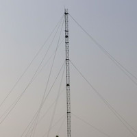 Tour de télécommunication en treillis triangulaire à 3 pieds en acier galvanisé de surface, 30m-120m, pour antenne de télécommunication, éolienne