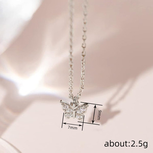 Collana con Ciondolo a Farfalla per Donne, Gioiello Elegante e Dolce per Abiti - Product Image 4