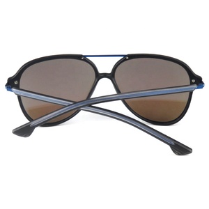 2020 nuevo diseño ligero de logotipo personalizado azul de los hombres gafas de sol polarizadas - Product Image 5