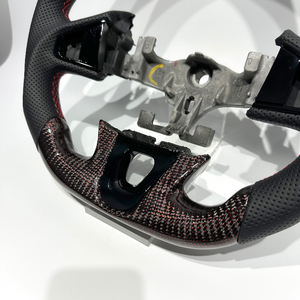 <span class=keywords><strong>Volant</strong></span> de voiture en cuir perforé rouge et fibre de carbone soyeuse, vente chaude, pour Renault <span class=keywords><strong>Megane</strong></span> <span class=keywords><strong>2</strong></span>, <span class=keywords><strong>Megane</strong></span> 3, <span class=keywords><strong>Megane</strong></span> 4, tuning automobile - Product Image 3
