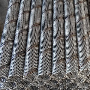 Maille perforée en spirale durable (fil d'acier inoxydable) pour les systèmes de traitement et de séparation de l'eau avec services de découpe et de pliage - Product Image 3
