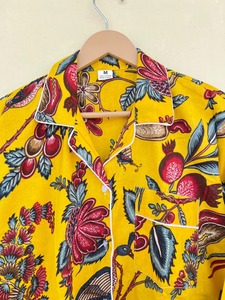 ชุดนอนผ้าซาตินสามชิ้นสำหรับผู้หญิง ลายเสือดาว เอวยางยืด ผ้าไหมน้ำแข็ง เซ็กซี่และสวมใส่สบายสำหรับฤดูใบไม้ผลิและฤดูใบไม้ร่วง - Product Image 3