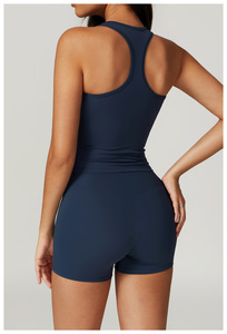 Camiseta sin mangas de entrenamiento OEM ODM para mujer, camiseta blanca de estilo básico de gimnasio de talla grande, personalizada, transpirable, suave, acanalada, ligera, algodón, diseño recortado - Product Image 3