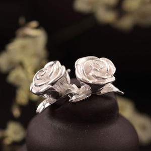 Anello cocktail a forma di rosa per donna, in lega, romantico, regalo di nozze, colore oro, gioielli alla moda, senza pietre - Product Image 3