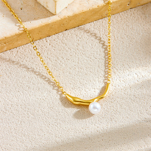 Irregular Pearl Chain Gold Plated Stainless Steel Clavicle Necklace For Women Everyday Wear - Product Image 1