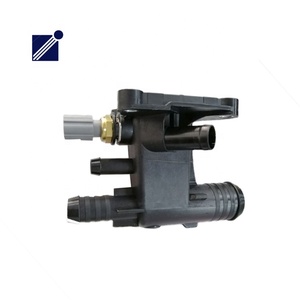 Connecteur de sortie d'eau pour boîtier de Thermostat de moteur Freelander 2 - Product Image 1