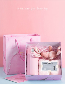 Nouveautés Fête des Mères 2026 : Magnifique Coffret Cadeau 4-en-1 pour Femme avec Tasse Isotherme Personnalisée, Serviette, Boîte à Bonbons et Poupée Lapin - Product Image 2