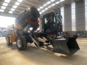 Camión Mezclador de Concreto Autocargable Xinyu de 2.6 Yardas con Sistema Hidráulico Importado y 1 Año de Garantía - Product Image 6