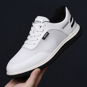 Chaussures de course pour hommes, baskets blanches respirantes en mesh, semelle souple, style sport et loisirs - Product Image 1