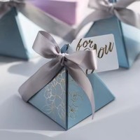 Vente en gros de sacs-cadeaux d'anniversaire en papier de luxe boîtes d'emballage pour chocolat boîte à bonbons triangulaire pour fête de mariage