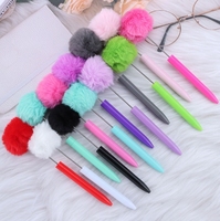 Stylo à bille DIY en plastique avec perles en peluche, design pompon cœur mignon pour fille, stylo cadeau moelleux, encre noire, pointe 1,0 mm