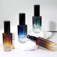 Mini flacon pulvérisateur de parfum en verre dégradé carré vide de 5 ml 10 ml rechargeable pour l'emballage cosmétique pour les voyages