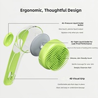 Brosse de bain en silicone pour animaux de compagnie avec distributeur de savon intégré, réservoir de shampoing, poils doux pour le toilettage des chiens et des chats sous la douche
