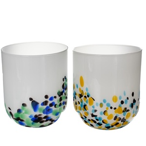 Vente <span class=keywords><strong>en</strong></span> gros de tasses <span class=keywords><strong>en</strong></span> <span class=keywords><strong>verre</strong></span> à pois colorés <span class=keywords><strong>en</strong></span> cristal soufflé à la main conception unique de tasse de boisson froide <span class=keywords><strong>pot</strong></span> à bougie <span class=keywords><strong>en</strong></span> <span class=keywords><strong>verre</strong></span> coloré pour la décoration intérieure - Product Image 1