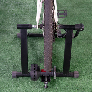 Soporte de <span class=keywords><strong>entrenamiento</strong></span> de bicicleta <span class=keywords><strong>Ciclismo</strong></span> interior Motocicleta Máquina de <span class=keywords><strong>entrenamiento</strong></span> Ruedas de 24 pulgadas Accesorios de ruedas de ciclo Entrenador de <span class=keywords><strong>rodillos</strong></span> de bicicleta - Product Image 5