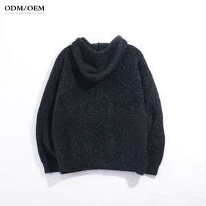 เสื้อสเวตเตอร์ขนฟูพิมพ์โลโก้ตามสั่งสำหรับผู้ชาย แขนยาว มีฮู้ด ผ้าถักนิตติ้งเนื้อนุ่ม น้ำหนักผ้า 380 กรัม ผลิตด้วยเครื่องจักร เหมาะสำหรับฤดูหนาว - Product Image 2