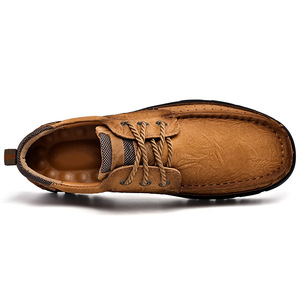 Mocassins pour hommes en cuir PU style rétro britannique, à enfiler, semelle en caoutchouc, doublure en peluche, motif uni, chaussures de conduite décontractées et tendance - Product Image 3