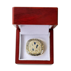 Anello del Campionato dei New York Yankees del 2000, un Anello Sportivo Retrò di Squisita Fattura, che Commemora l'Historico Campionato della Squadra - Product Image 6