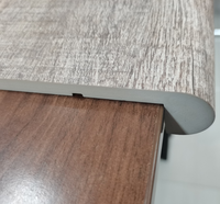 Vente en gros de bandes de roulement et contremarches d'escalier en vinyle plastique WPC étanche pour extérieur intérieur OEM ODM SPC