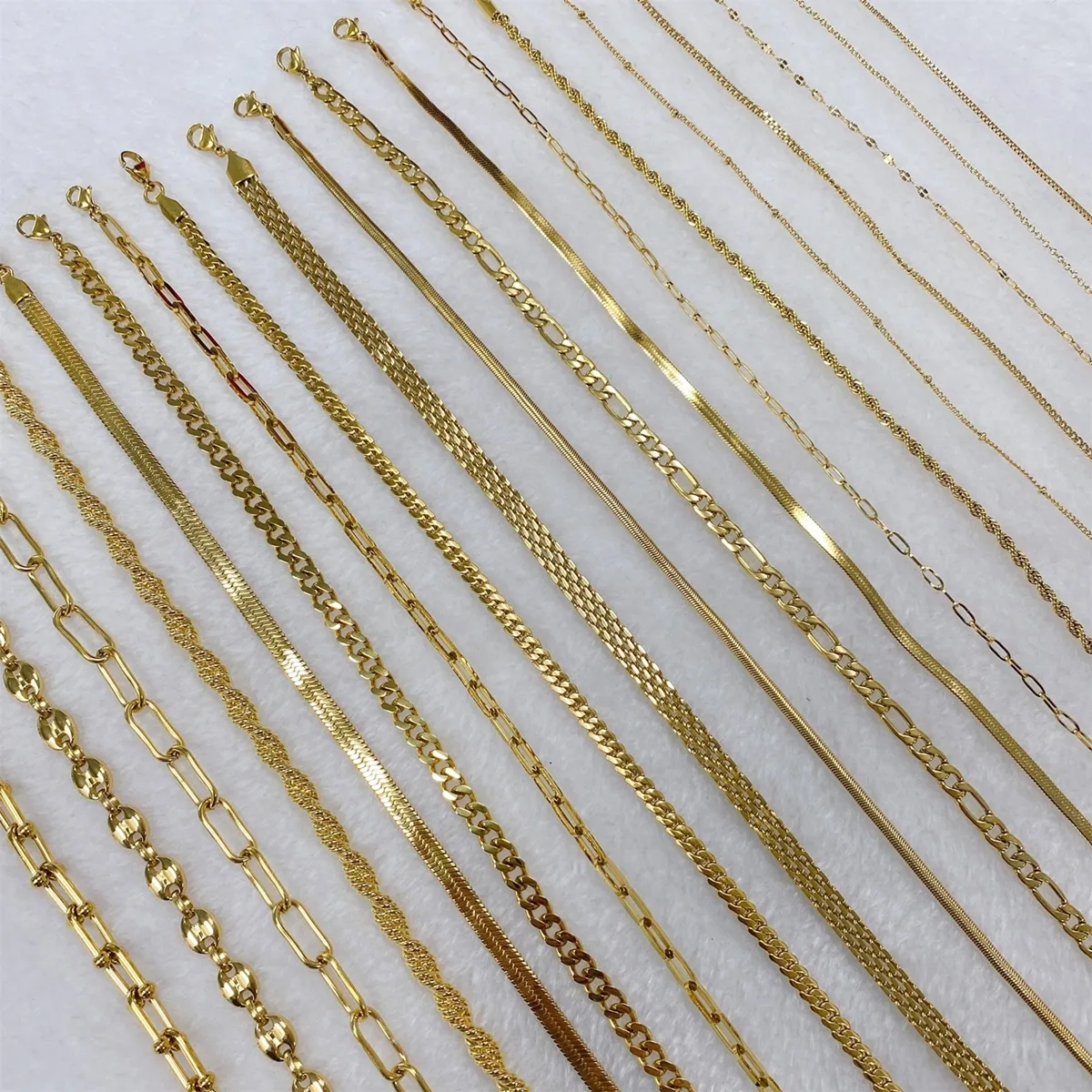 سلسلة كوبية من الفولاذ المقاوم للصدأ بجودة عالية ومجوهرات عيار 18 قيراطًا ذات حبل مرصع بالذهب عيار 18 على شكل ثعبان فيجارو للرجال والنساء