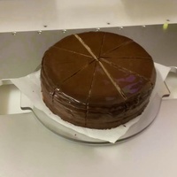 Mesin Pemotong Kue Otomatis MeiShun Black Forest Gateau Tray Bake Rectangular Cake, Peralatan Bakery 220V, Garansi 1 Tahun, Mudah Digunakan