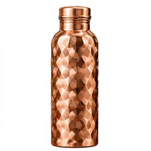 Botella de Agua Moderna de Cobre con Tapa de Rosca, Diseño de Diamantes Martillados, Botella Portátil para Viajes - Product Image 1