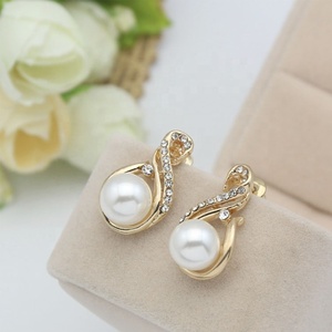 Set di Gioielli in Acciaio Inossidabile alla Moda con <span class=keywords><strong>Collana</strong></span> <span class=keywords><strong>e</strong></span> <span class=keywords><strong>Orecchini</strong></span> per Donna - Product Image 4