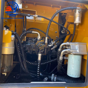 Excavatrice sur chenilles hydraulique d'occasion Sany SY115, 11 tonnes, taille moyenne, modèle SY115C, à vendre avec certification EPA - Product Image 4