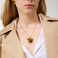 Collier vintage pour la Saint-Valentin, en acier inoxydable, chaîne plate ovale, pendentif cœur blanc et marron pour pull